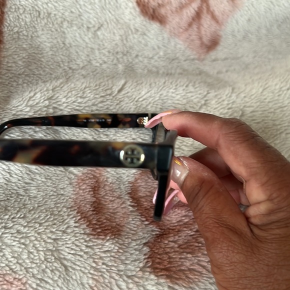 Tory Burch glasses they have medicine in them - Picture 6 of 6